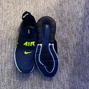 Nike air max size 6.5y in color way navy:neon yellow